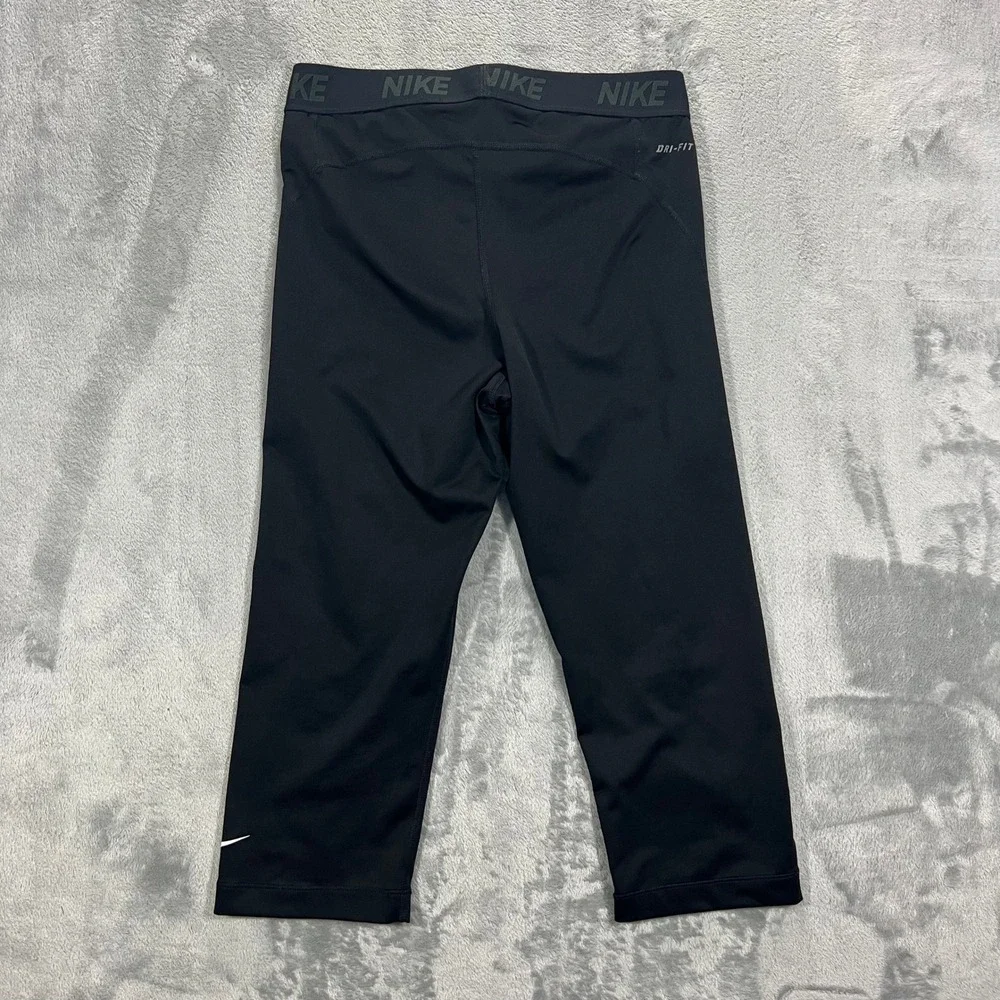 NIKE Cropped Leggings Women Medium Black Compression Dri Fit Pants Running Yoga